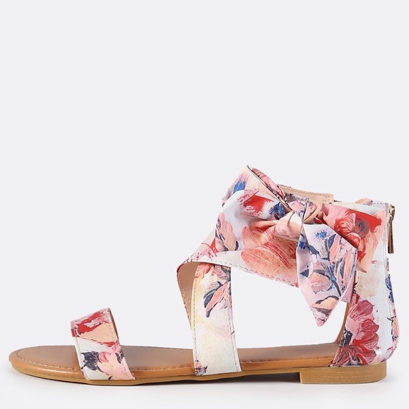 Shoes - 🆕floral spring/summer sandals w/bow